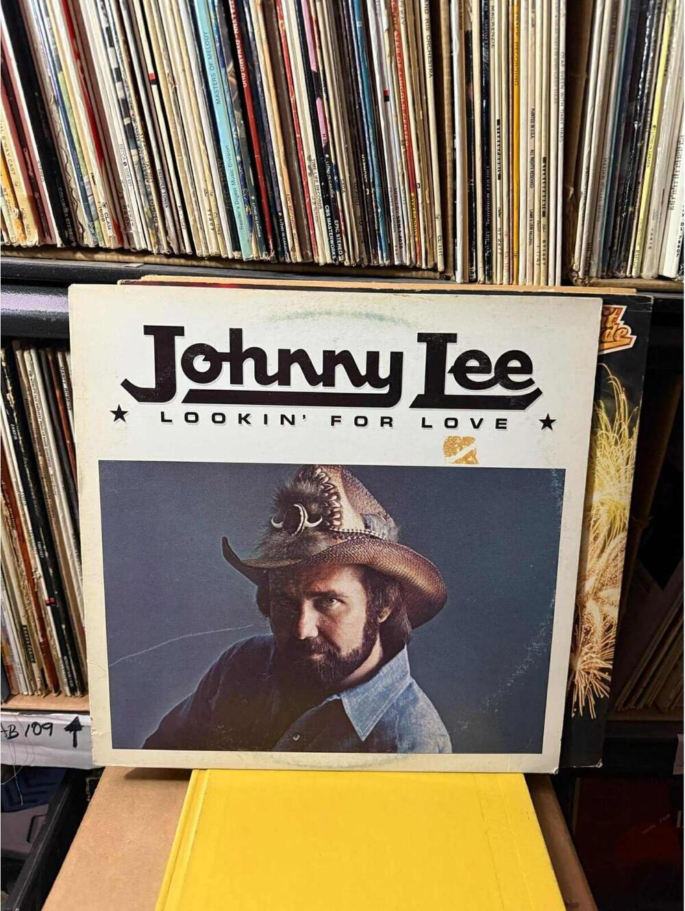 Johnny Lee – Lookin' For Love Vinyl Record VG+ AB128 - Picture 1 of 2